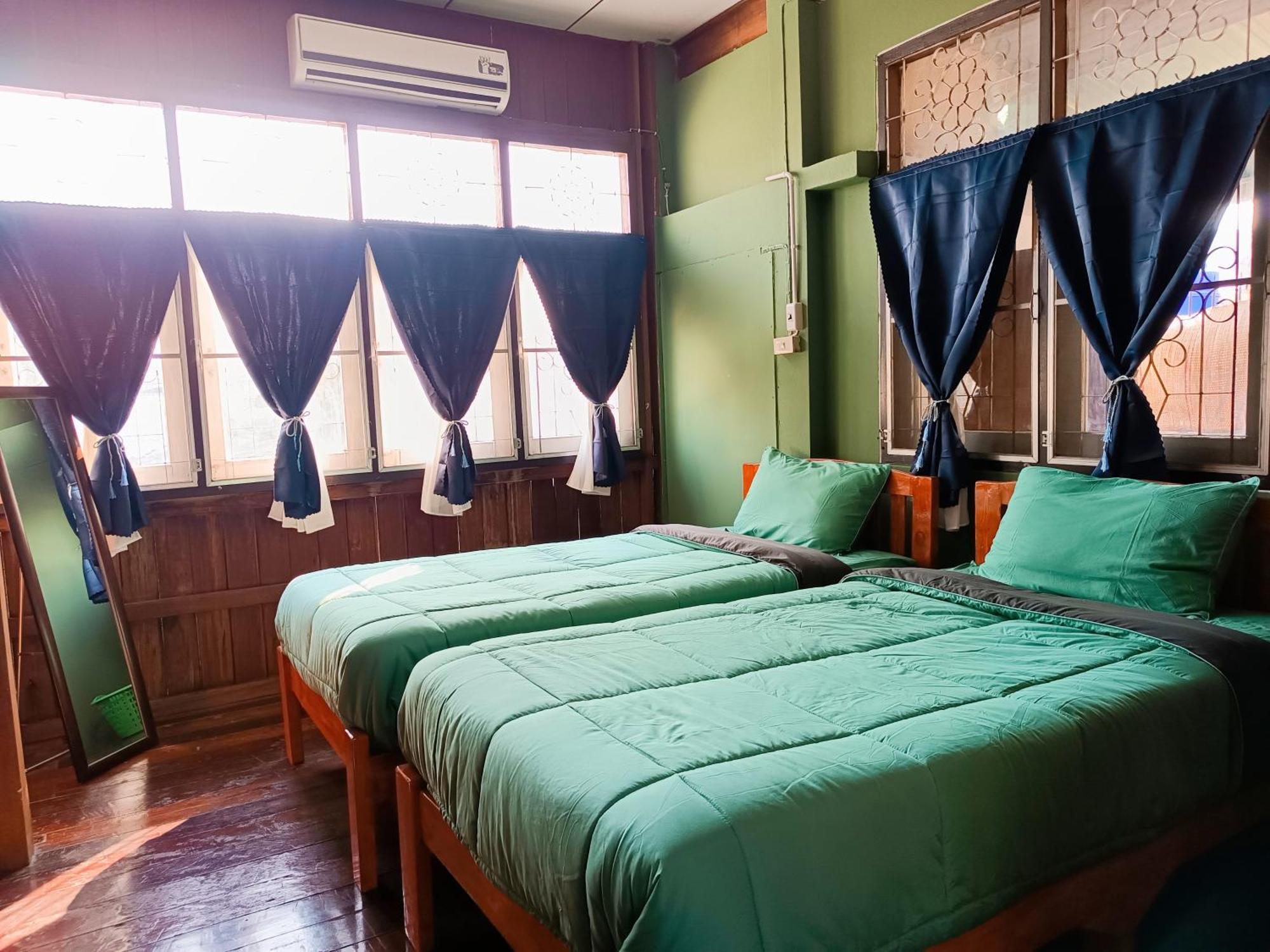 Pai Baan Homestay ปายบ้าน โฮมสเตย์ ถนนคนเดินปาย Exteriör bild