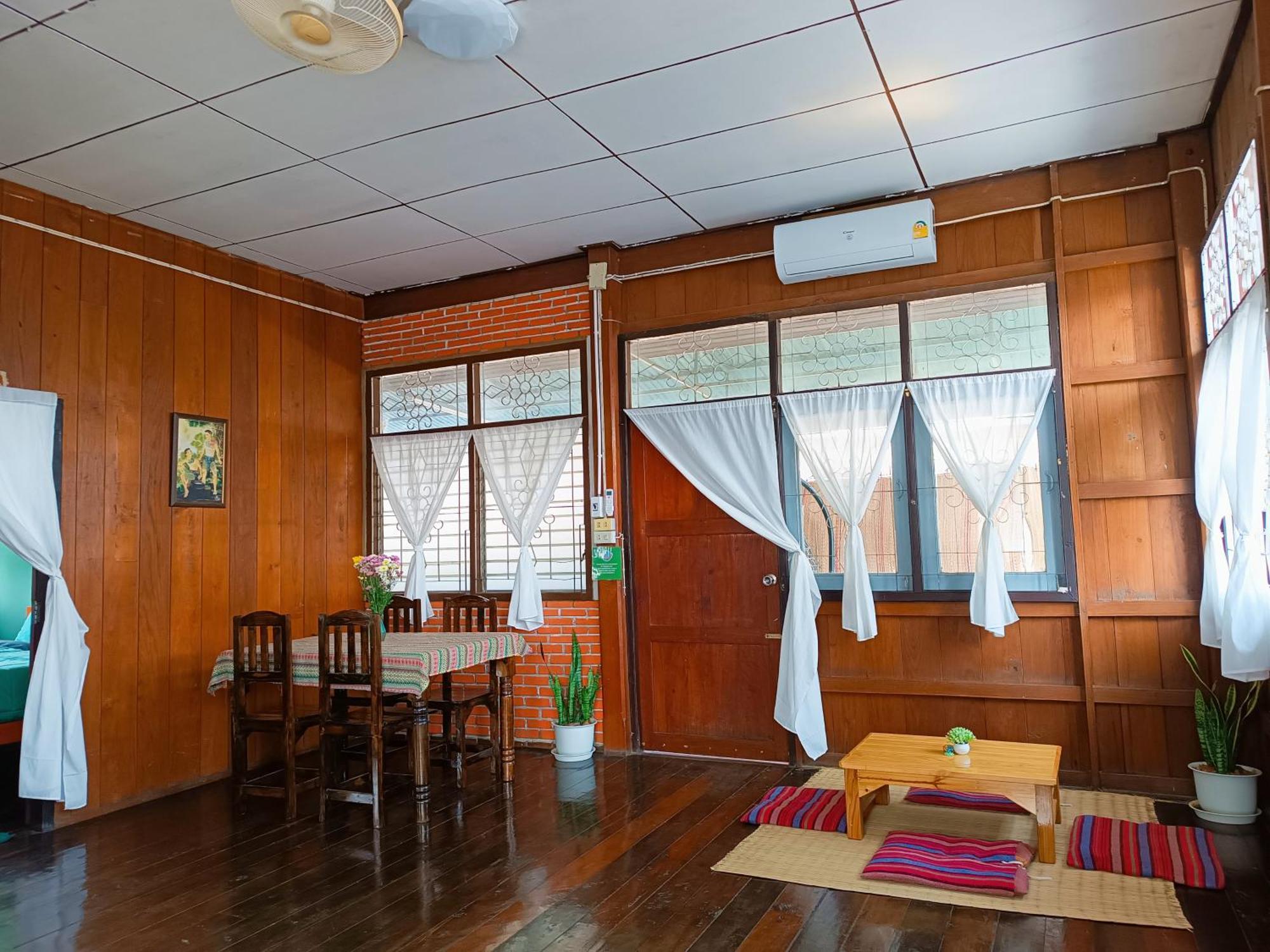 Pai Baan Homestay ปายบ้าน โฮมสเตย์ ถนนคนเดินปาย Exteriör bild