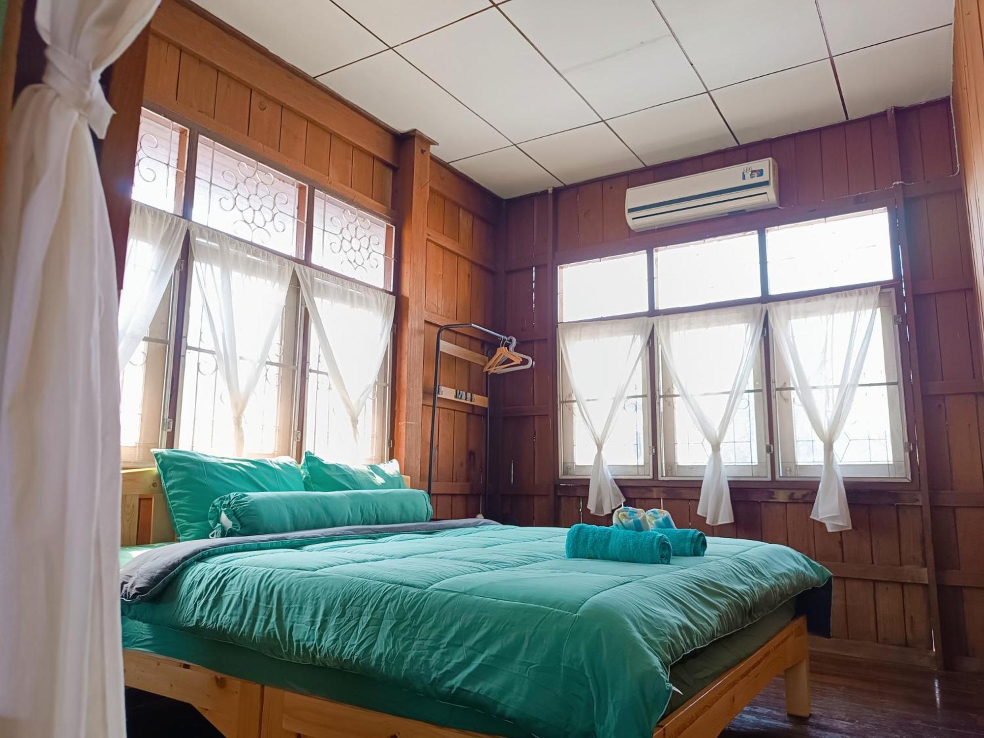 Pai Baan Homestay ปายบ้าน โฮมสเตย์ ถนนคนเดินปาย Exteriör bild