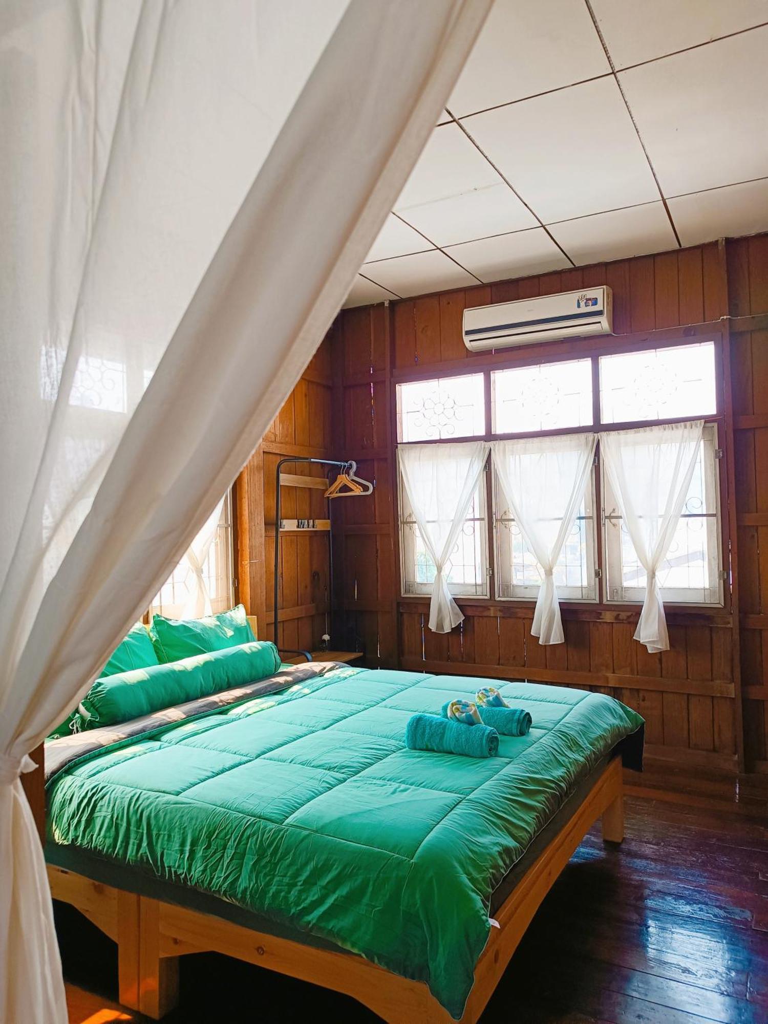 Pai Baan Homestay ปายบ้าน โฮมสเตย์ ถนนคนเดินปาย Exteriör bild