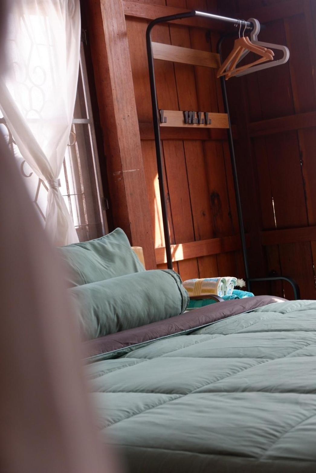 Pai Baan Homestay ปายบ้าน โฮมสเตย์ ถนนคนเดินปาย Exteriör bild