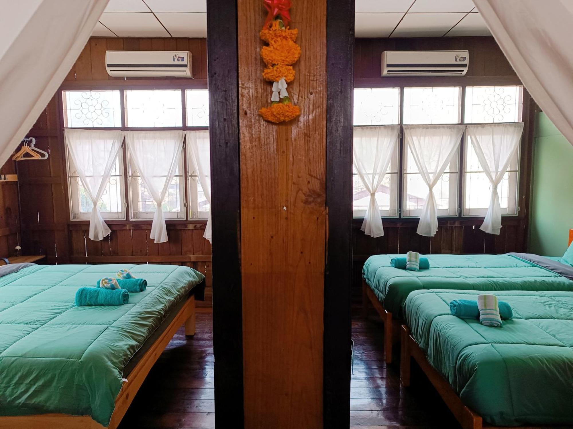 Pai Baan Homestay ปายบ้าน โฮมสเตย์ ถนนคนเดินปาย Exteriör bild