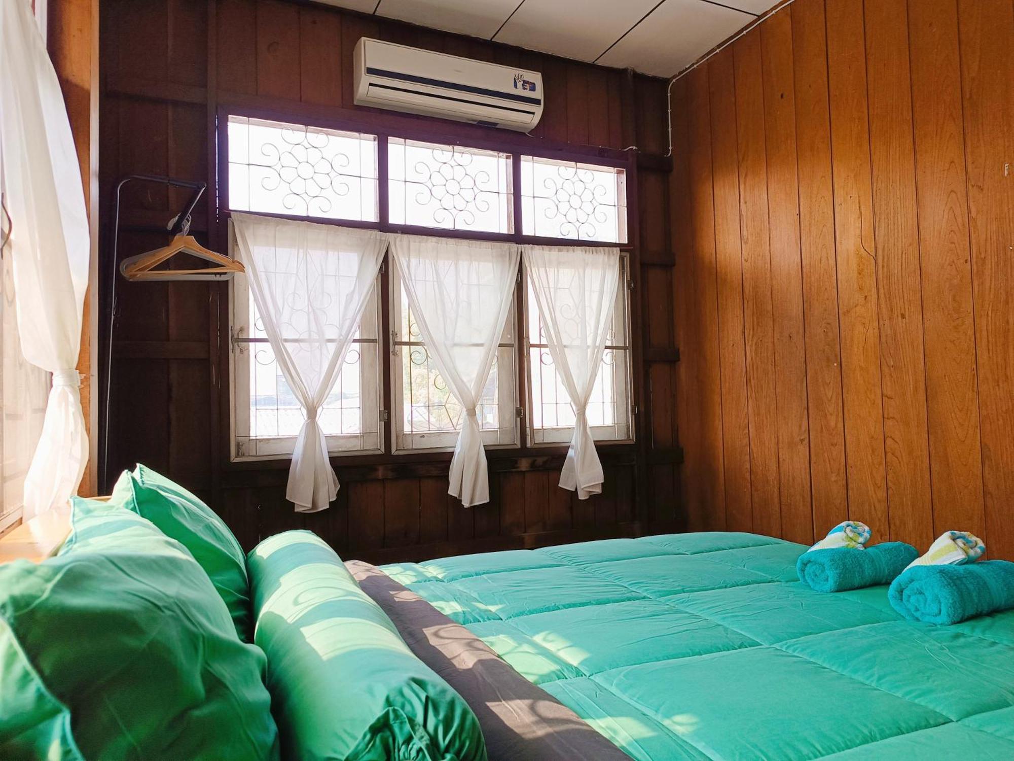 Pai Baan Homestay ปายบ้าน โฮมสเตย์ ถนนคนเดินปาย Exteriör bild