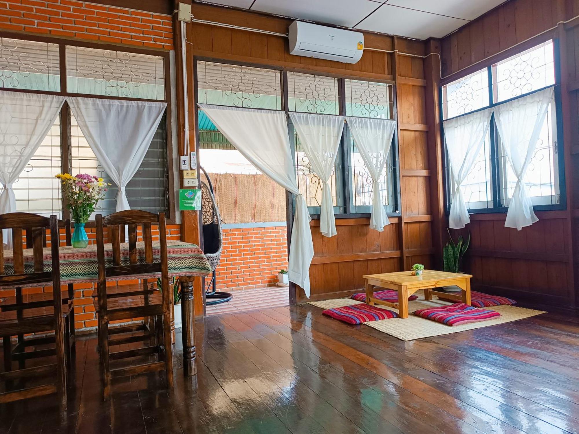 Pai Baan Homestay ปายบ้าน โฮมสเตย์ ถนนคนเดินปาย Exteriör bild